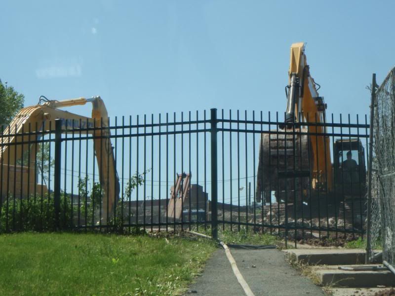 http://i84.photobucket.com/albums/k13/Demolition30/2010DemolitionPicsofvarioussites-12.jpg