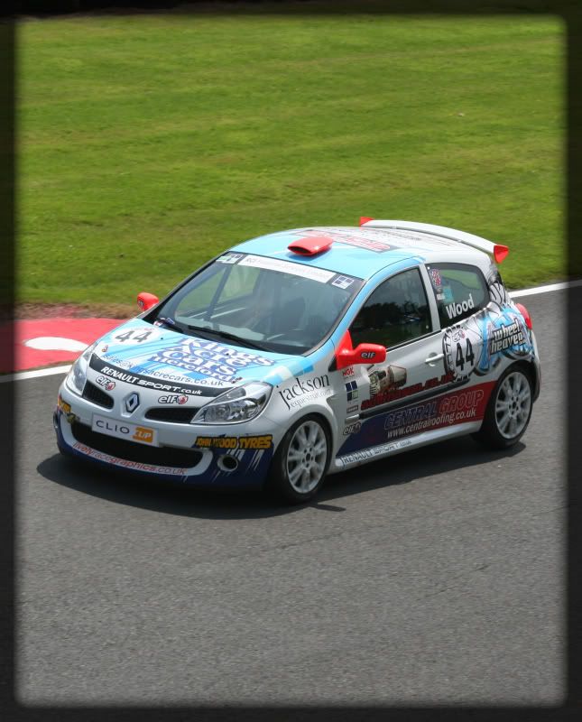 IMAGE: http://i84.photobucket.com/albums/k16/bazzon/BTCC%20oulton%20park/Cliocup5.jpg