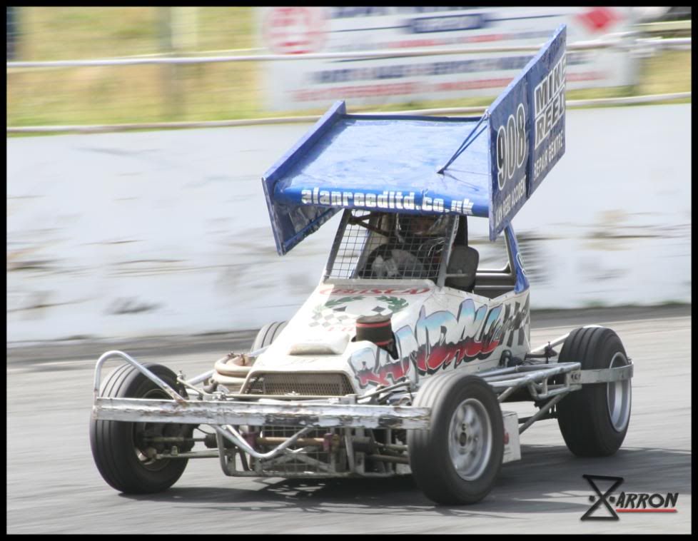 IMAGE: http://i84.photobucket.com/albums/k16/bazzon/Banger%20racing/IMG_8389.jpg