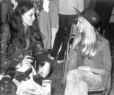 sara lownds and bob dylan at the chelsea hotel