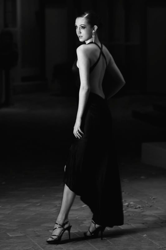 IMAGE: http://i84.photobucket.com/albums/k21/DonJuanMair/Kristalbandw-1.jpg