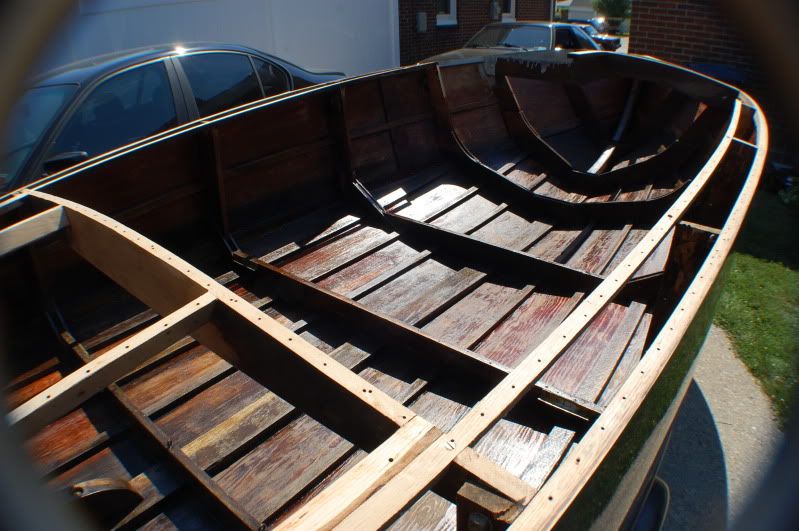 http://i84.photobucket.com/albums/k21/deener50/59%20Wood%20boat/DSC_0443.jpg