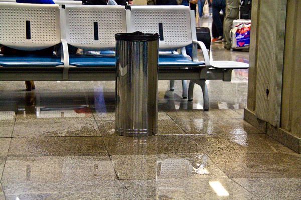 Divagações de um InÃcio de Viagem: Galeão, Novos Consumidores e Gol no Ar Divagações de um InÃcio de Viagem: Galeão, Novos Consumidores e Gol no Ar