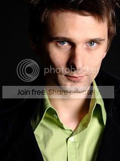 https://i84.photobucket.com/albums/k22/neruse/Artist/205425.jpg